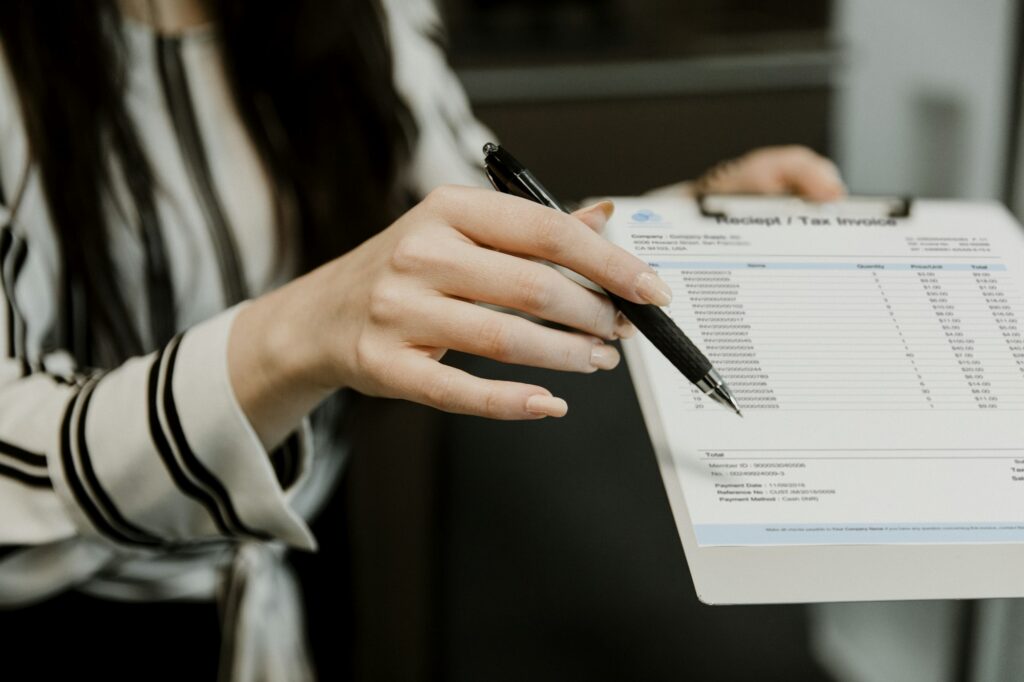 Showing receipt and tax invoice
